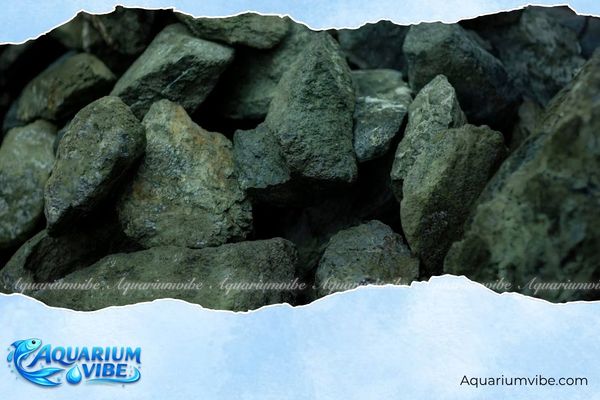 Đá nham xanh 2 Đá nham xanh có màu xanh rêu, mỗi viên có vân đá riêng